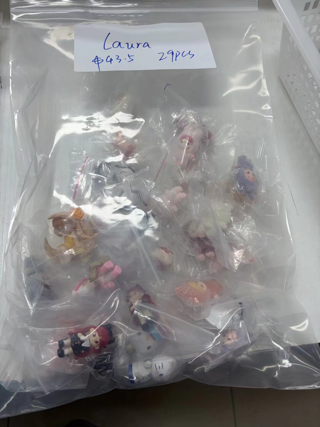 laura basket-186depo